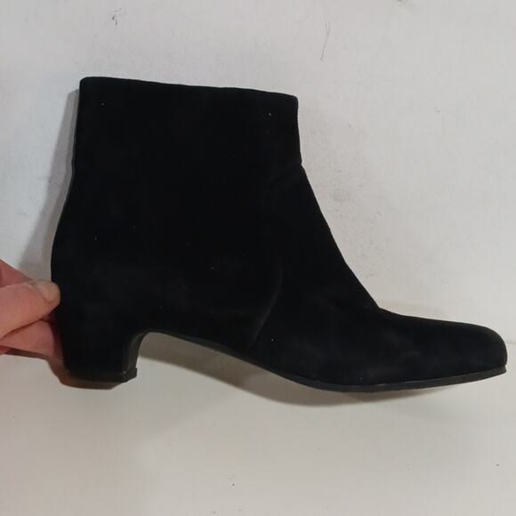 Eileen Fisher Prim Black Tumbled Nubuck Leather Booties Womans 7.5 - Picture 3 of 10